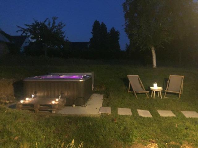 Maison Renovee - Jacuzzi Et Cheminee Saint-Samson-de-la-Roque Exterior photo